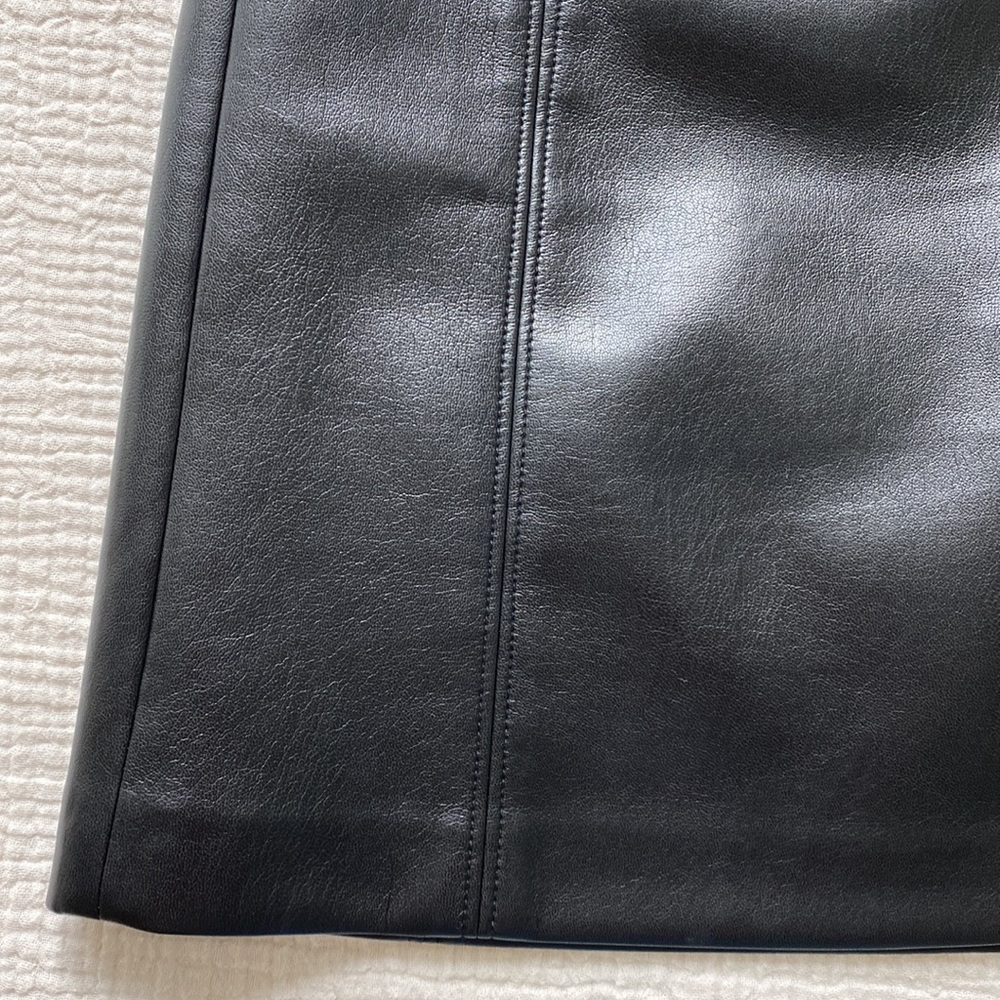 Aritzia Babaton Modern Mini Skirt - Picture 2 of 10